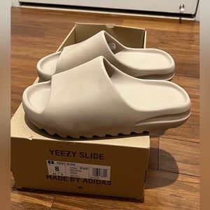 YEEZY SLIDE-pure gently used